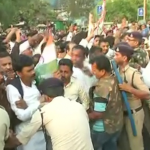 भोपाल में भाजपा कार्यालय पर कांग्रेस कार्यकर्ताओं का हमला, पथराव
