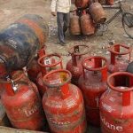 LPG Price Rise: महंगाई का एक और तगड़ा झटका, एलपीजी गैस सिलेंडर के दाम 100 रुपये से ज्यादा बढ़े, जानें कहां पहुंची आपके शहर में कीमत