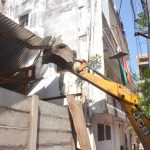 नगर निगम द्वारा तबेले तोड़ने की कार्यवाही प्रारंभ  टीआईटी रोड क्षेत्र में मवेशी के तबेले को तोड़ा