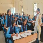 रतलाम/जिला शिक्षा अधिकारी ने विद्यालयों का किया शैक्षणिक एवं अकादमिक निरीक्षण