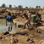 सालों की मेहनत रंग लाई, चट्टानों का सीना चीर लोगों ने निकाली जल धारा