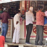 इंदौर में मेडिकल स्टोर संचालक कोरोना पॉजिटिव पूरे क्षेत्र में दहशत