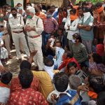 सैलाना: कृषि उपज मंडी सैलाना के गेट बंद कर किसानों ने किया चक्काजाम,