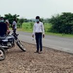 रतलाम – बांसवाड़ा टू- लेन मार्ग धामनोद बायपास पर बगेर मास्क आवागमन पर नप ने अर्थदंड की कार्रवाई की-