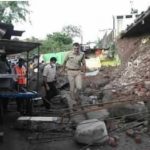 मालिक ने अपनी जान देकर बचाई कुत्ते की जिंदगी