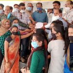 आगर अपर कलेक्टर ने महिला कर्मचारी से छुट्टी के बदले चुम्मा मांगा, शिकायत, विरोध प्रदर्शन, कार्रवाई की मांग –
