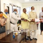 मुख्यमंत्री श्री चौहान से जनजाति सुरक्षा मंच के प्रतिनिधि मंडल ने भेंट कर सुझाव पत्र दिया गया-