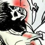 कांग्रेस नेता को शिक्षक की पत्नी ने 25 बार चाकू घोंपा, सरेंडर कर पुलिस को बताया, 15 साल से रेप कर रहा था –