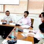लंबित निर्माण कार्य गुणवत्ता के साथ पूरे करें-