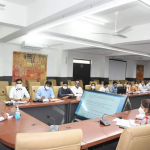 आम आदमी की भलाई राजस्व अधिकारी की सर्वोच्च प्राथमिकता, कलेक्टर ने राजस्व अधिकारियों की बैठक ली-