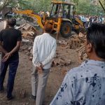 जिला प्रशासन एवं पुलिस ने सूदखोरो का अवैध मकान-दुकान किया ध्वस्त