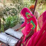 त्रिस्तरीय पंचायत: मतदाता जागरूकता के लिए गांव-गांव किया जा रहा ईवीएम मशीन का प्रदर्शन