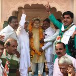 स्व. कालूखेड़ा की प्रतिमा पर सोलंकी ने माल्यापर्ण कर कहा मुझे आलोट का पहला युवक कांग्रेस अध्यक्ष बनाया था
