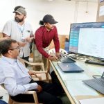 Ratlam:मुख्य निर्वाचन पदाधिकारी श्री राजन ने कंट्रोल रूम से की मतदान की सतत् मॉनिटरिंग