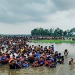हजारों बांग्लादेशी बॉर्डर पर पहुंचे..पानी में खड़े हो कर लगाएं जय श्री राम का नारा