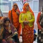 ‘शेरनियां’ बाघ के मुंह से खींच लाईं सहेली को, पंजे के नीचे दबा देख महिलाओं का खौला खून
