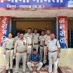 Ratlam:पुलिस द्वारा दो खेतों से लहसुन चोरी करने वाले आरोपी को किया गिरफ्तार, 20 क्विंटल लहसुन एवं घटना में प्रयुक्त ट्रेक्टर ट्राली जप्त