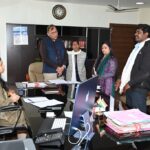 कलेक्टर मिशा सिंह ने अधिक समय से लंबित 10 आवेदनों पर संबंधित विभाग प्रमुख की उपस्थिति में की सुनवाई