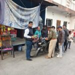 राजस्व अधिकारियों द्वारा दुकानों पर चायनाडोर के संबंध में जांच की गई, सैलाना मे हुई कार्यवाही