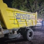 रतलाम/ रात 1 बजे खनिज चोरी पर शिकंजा, अवैध मुरम से भरा बिना नंबर डंपर जप्त