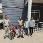 रतलाम/ पुलिस की बड़ी कार्रवाई  735 ग्राम अवैध अफीम सहित एक नाबालिग एवं एक आरोपी गिरफ्तार