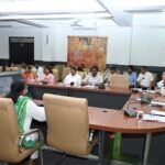 रतलाम/ कलेक्टर ने की टीएल बैठक: स्कूल-आंगनबाड़ी में पेयजल की टेस्टिंग कर रिपोर्ट चस्पा करने के निर्देश