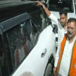 रतलाम में भाजपा जिलाध्यक्ष की गाड़ी पर घात लगाकर हमला, युवक घायल