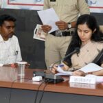 रतलाम कलेक्टर कार्यालय में जनसुनवाई: 165 आवेदन आए, अधिकारियों को दिए निराकरण के निर्देश