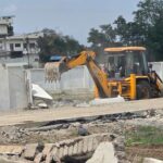 अवैध कॉलोनियों पर प्रशासन सख्त, 27 करोड़ की जमीन कराई मुक्त