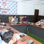 रतलाम/समयावधि पत्रों की समीक्षा बैठक में कलेक्टर मिशा सिंह ने दिए निर्देश, मानसून तैयारियों और विकास कार्यों पर दिया जोर