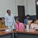 रतलाम कलेक्टर कार्यालय में जनसुनवाई: 137 आवेदनों पर सुनवाई, त्वरित निराकरण के निर्देश