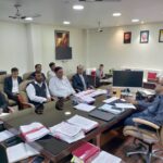 रतलाम/कलेक्टर ने अधिवक्ताओं के साथ बैठक कर राजस्व न्यायालयों से संबंधित समस्याओं एवं सुझावों पर की विस्तृत चर्चा