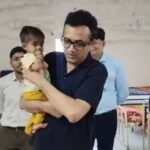 रतलाम/एनआरसी सैलाना में कलेक्टर श्री कटेसरिया ने आठ माह की जया को गोद में लेकर किया दुलार